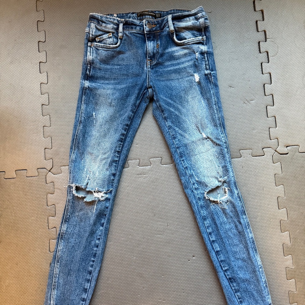 Zara Trafaluc Distressed Skinny Jeans